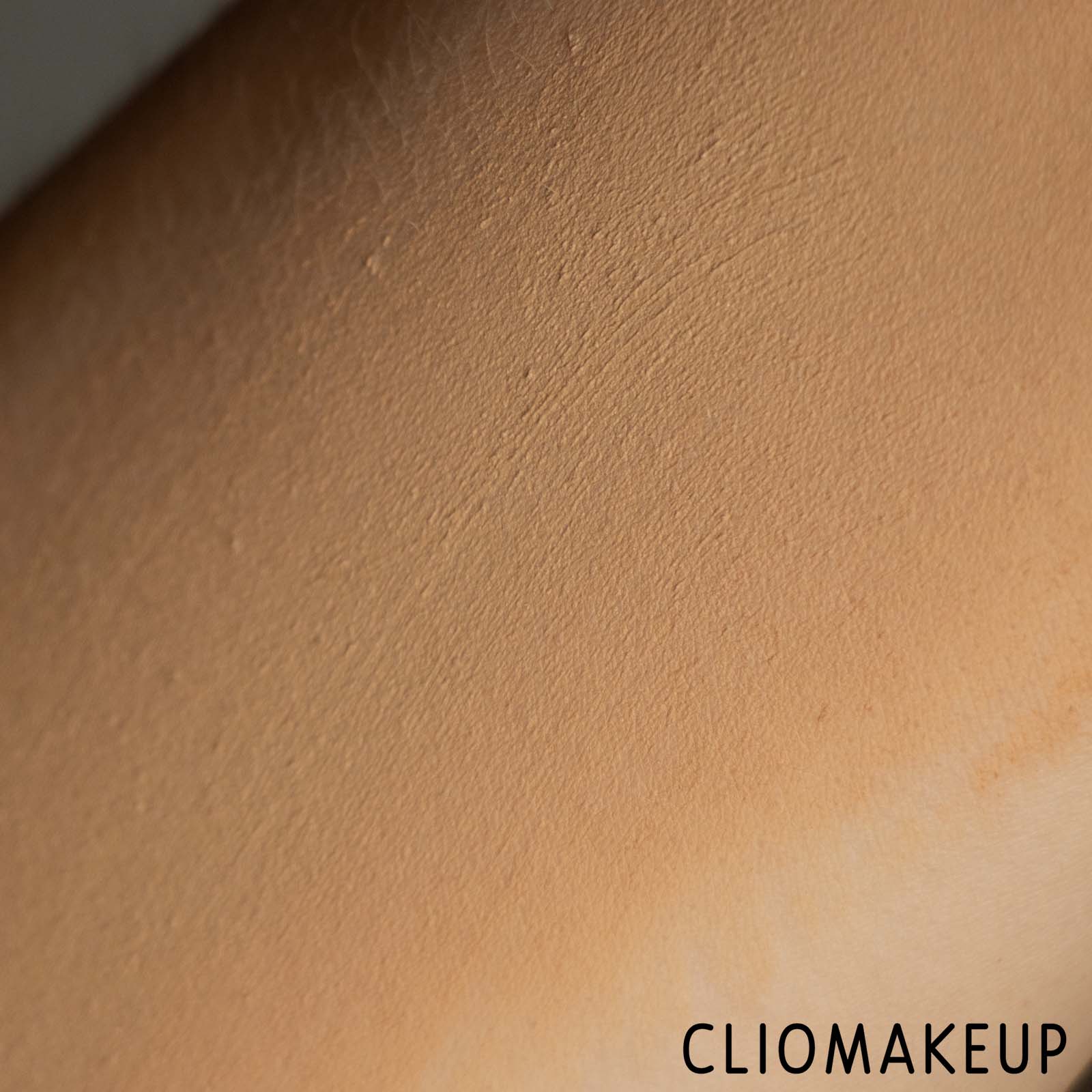 Cliomakeup-Recensione-Fondotinta-The-Balm-Even-Steven-Whipped-Foundation-8