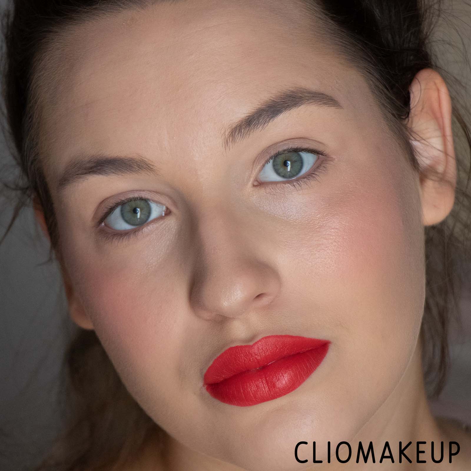 Cliomakeup-Recensione-rossetto-MAC-The-Disney-Cruella-Collection-Matte-Lipstick-12