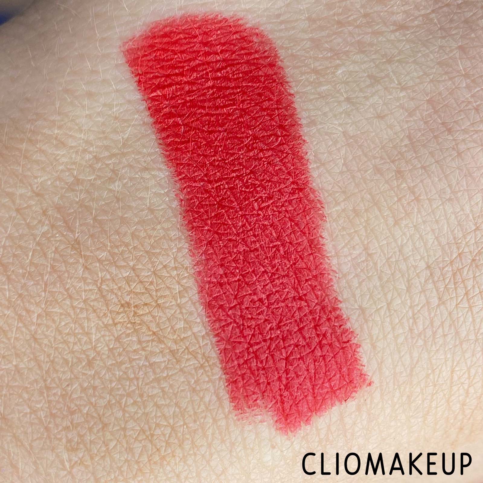 Cliomakeup-Recensione-rossetto-MAC-The-Disney-Cruella-Collection-Matte-Lipstick-7