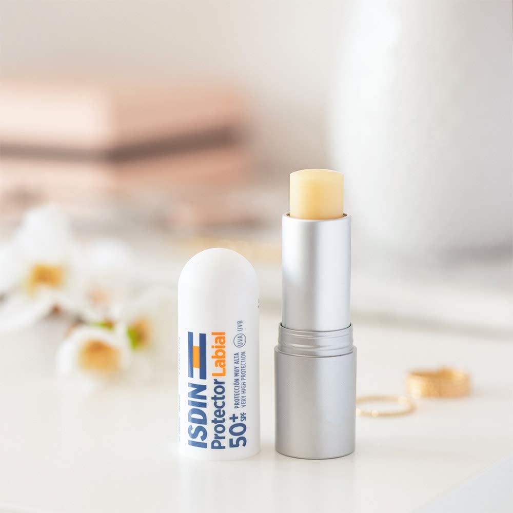 Cliomakeup-balsami-labbra-con-spf-estate-2021-ISDIN-Protector-Labial