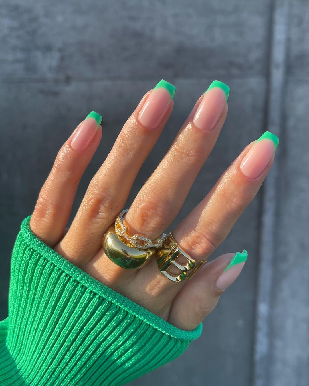 Cliomakeup-unghie-estive-semplici-2021-french-manicure-verde
