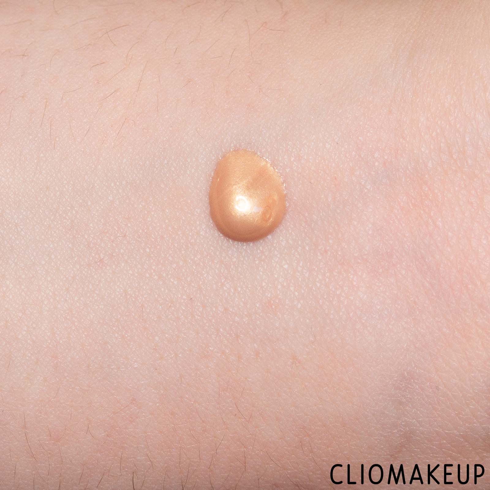 cliomakeup-recensione-illuminante-revolution-glow-skin-gloss-face-e-body-gloss-7