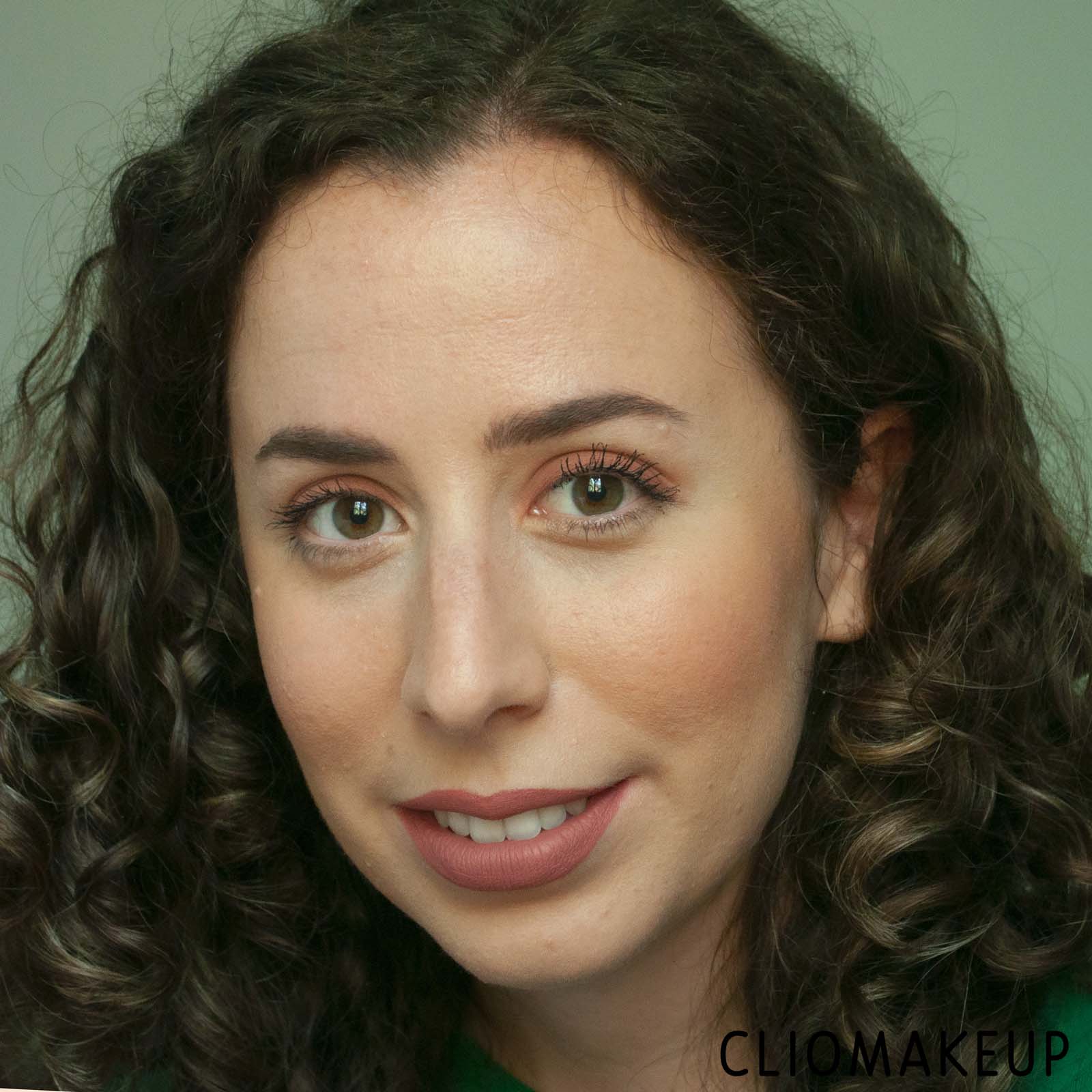 cliomakeup-recensione-ombretto-liquido-rare-beauty-stay-vulnerable-liquid-eyeshadow-12