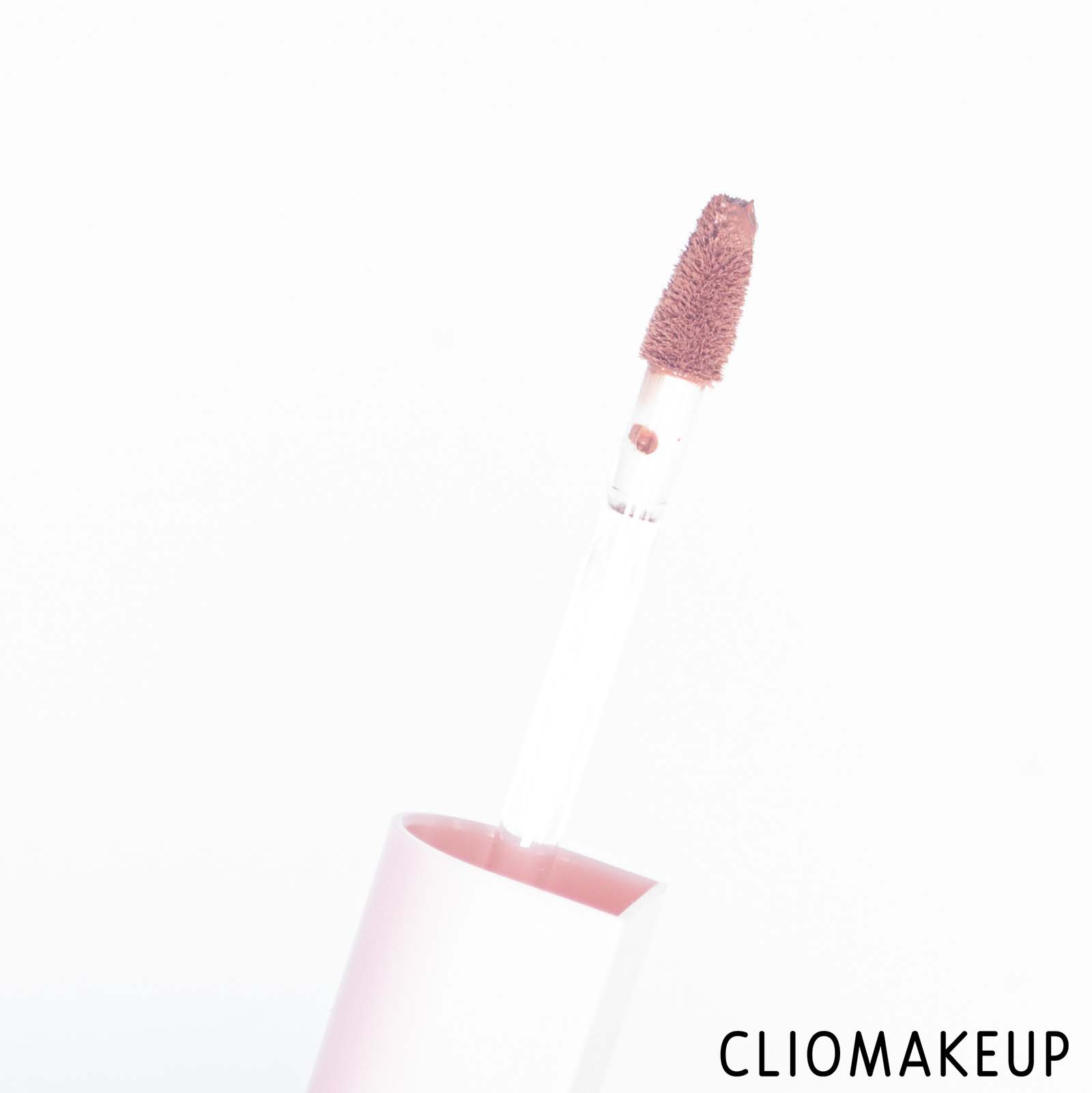 cliomakeup-recensione-ombretto-liquido-rare-beauty-stay-vulnerable-liquid-eyeshadow-5