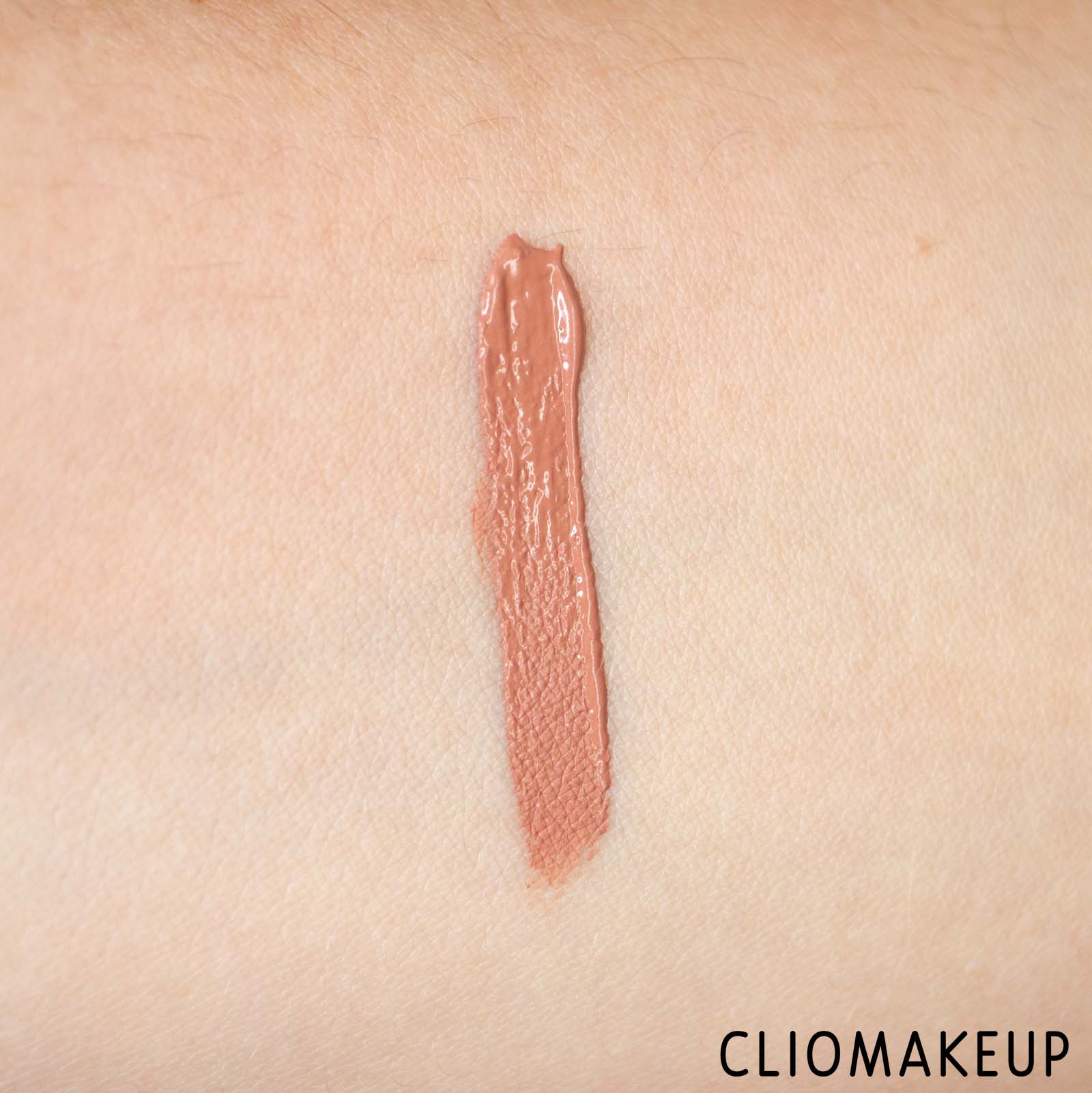 cliomakeup-recensione-ombretto-liquido-rare-beauty-stay-vulnerable-liquid-eyeshadow-7