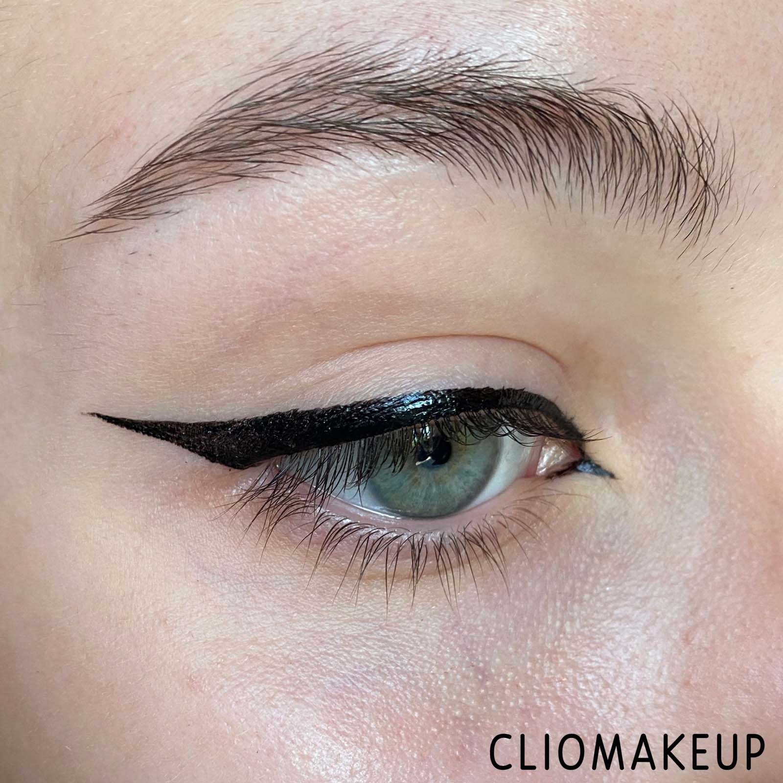 Cliomakeup-Recensione-Eyeliner-Natasha-Denona-Macro-Blade-Liquid-Liner-13