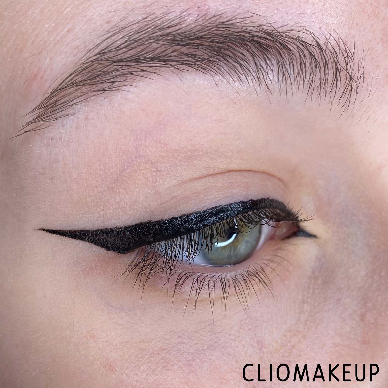 Cliomakeup-Recensione-Eyeliner-Natasha-Denona-Macro-Blade-Liquid-Liner-14