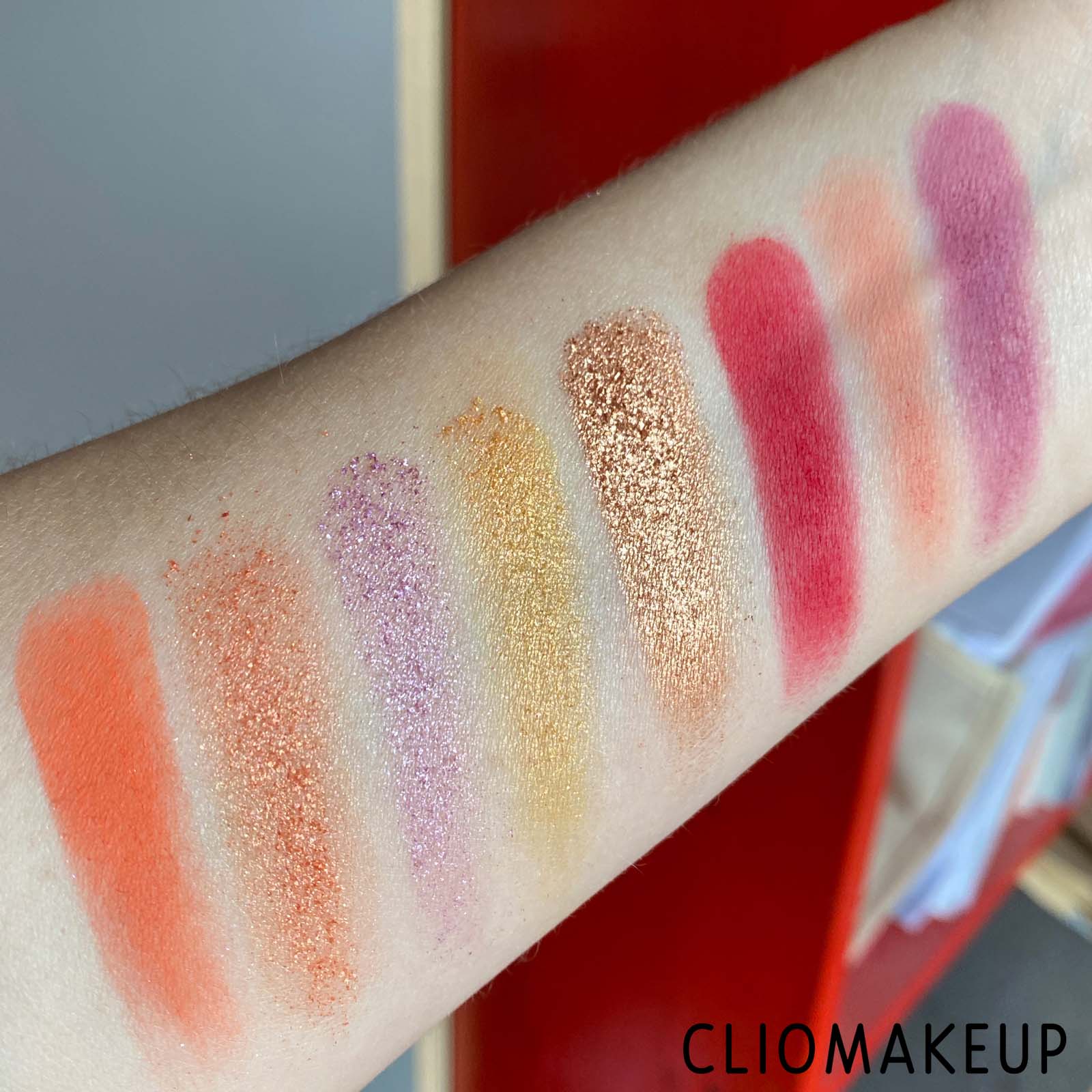 Cliomakeup-Recensione-Palette-Wycon-Huephorya-Colour-Explosion-Time-Lapse-Sunset-Lover-Eyeshadow-Palette-6