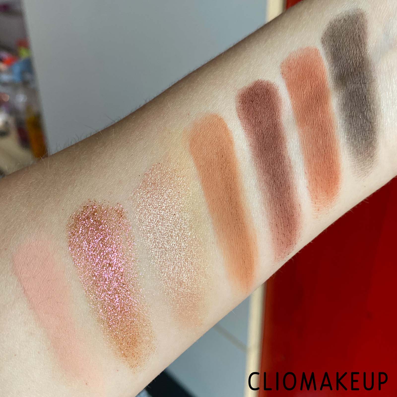 Cliomakeup-Recensione-Palette-Wycon-Huephorya-Colour-Explosion-Time-Lapse-Sunset-Lover-Eyeshadow-Palette-8