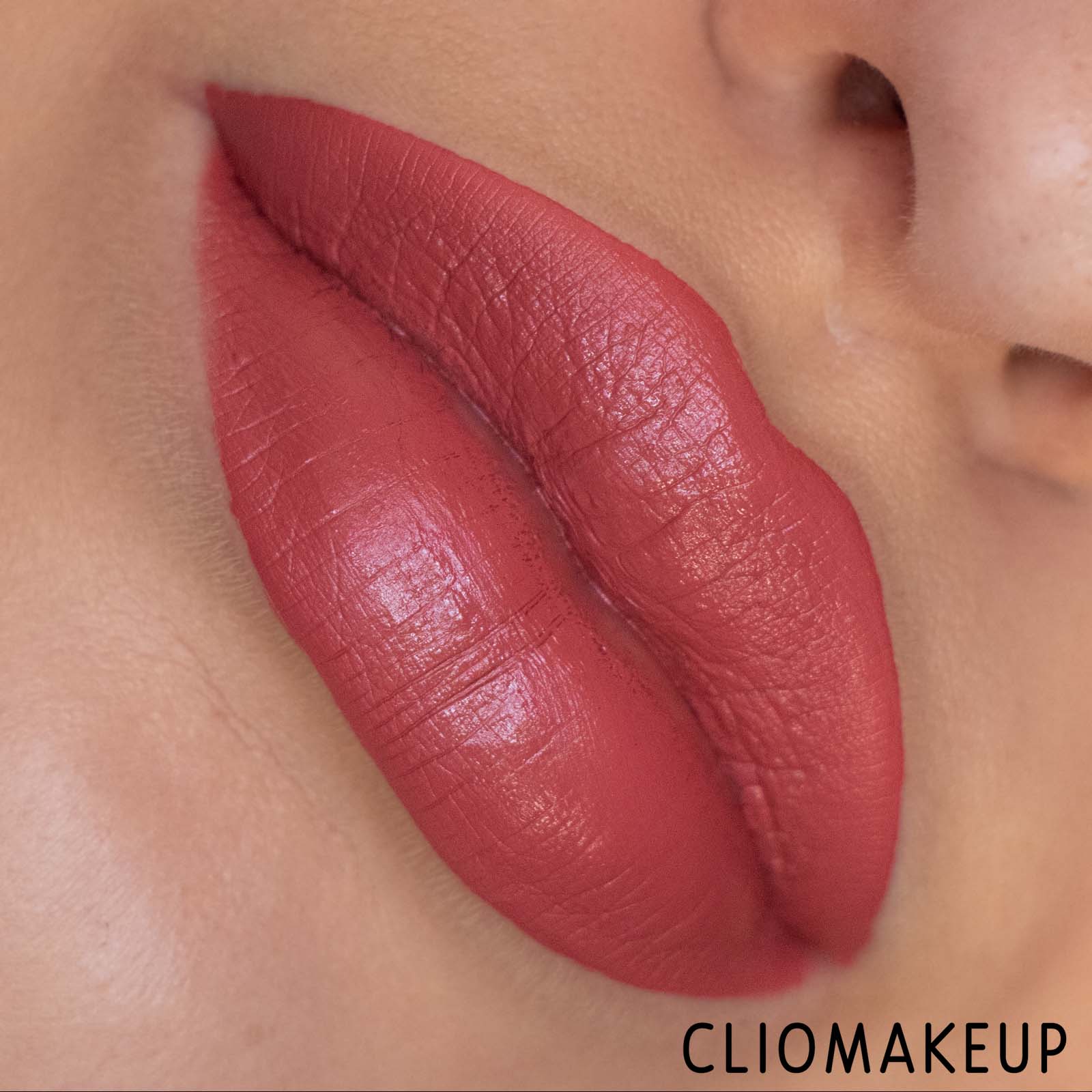 Cliomakeup-Recensione-Rossetto-Too-Faced-Lip-Injection-Liquid-Lipstick-Power-Plumping-Cream-Liquid-Lipstick-10