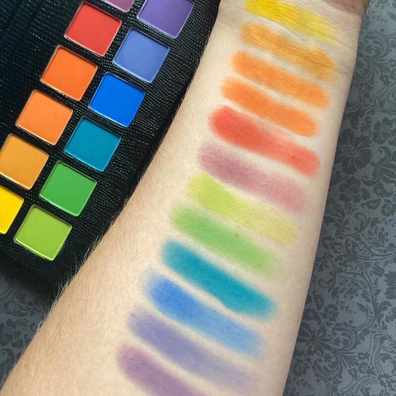 cliomakeup-palette-da-comprare-online-illamasqua-swatchhappens