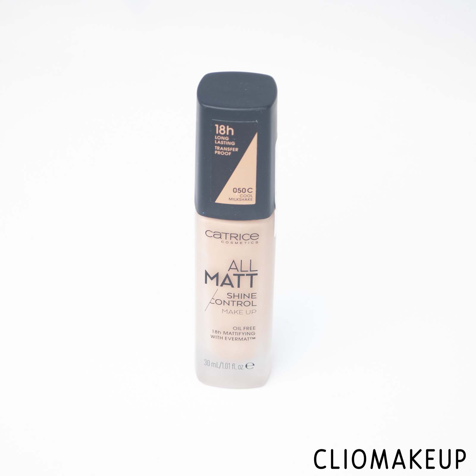 cliomakeup-recensione-fondotinta-catrice-all-matt-shine-control-makeup-4