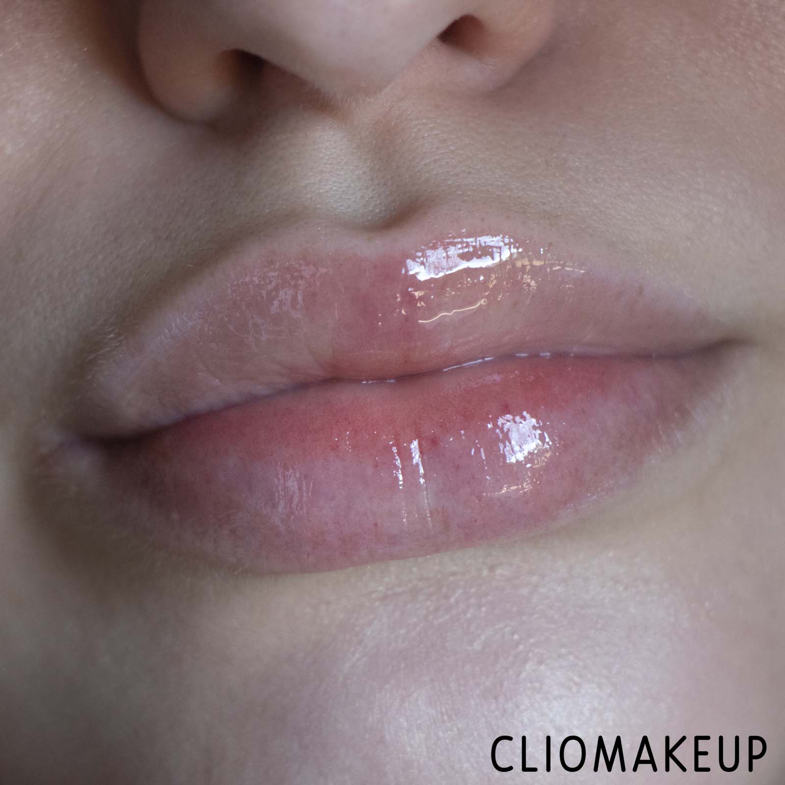 Cliomakeup-Recensione-Balsamo-Labbra-Huda-Beauty-Silk-Balm-Honey-Kiss-Nutri-Plumping-Lip-Balm-12