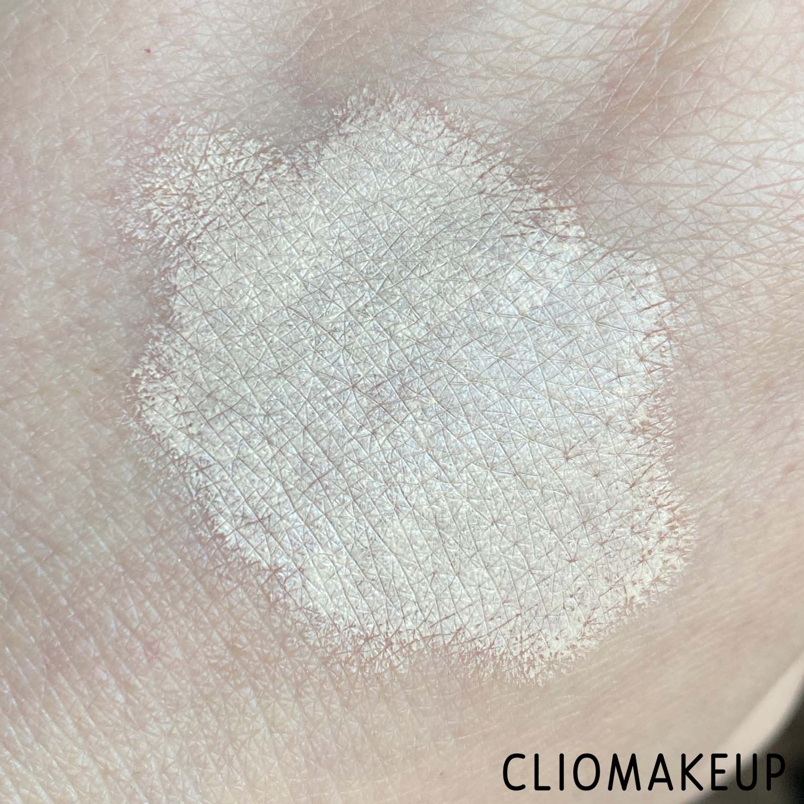 Cliomakeup-Recensione-Correttore-Nabla-Re-Generation-Uplifting-Creamy-Concealer -6