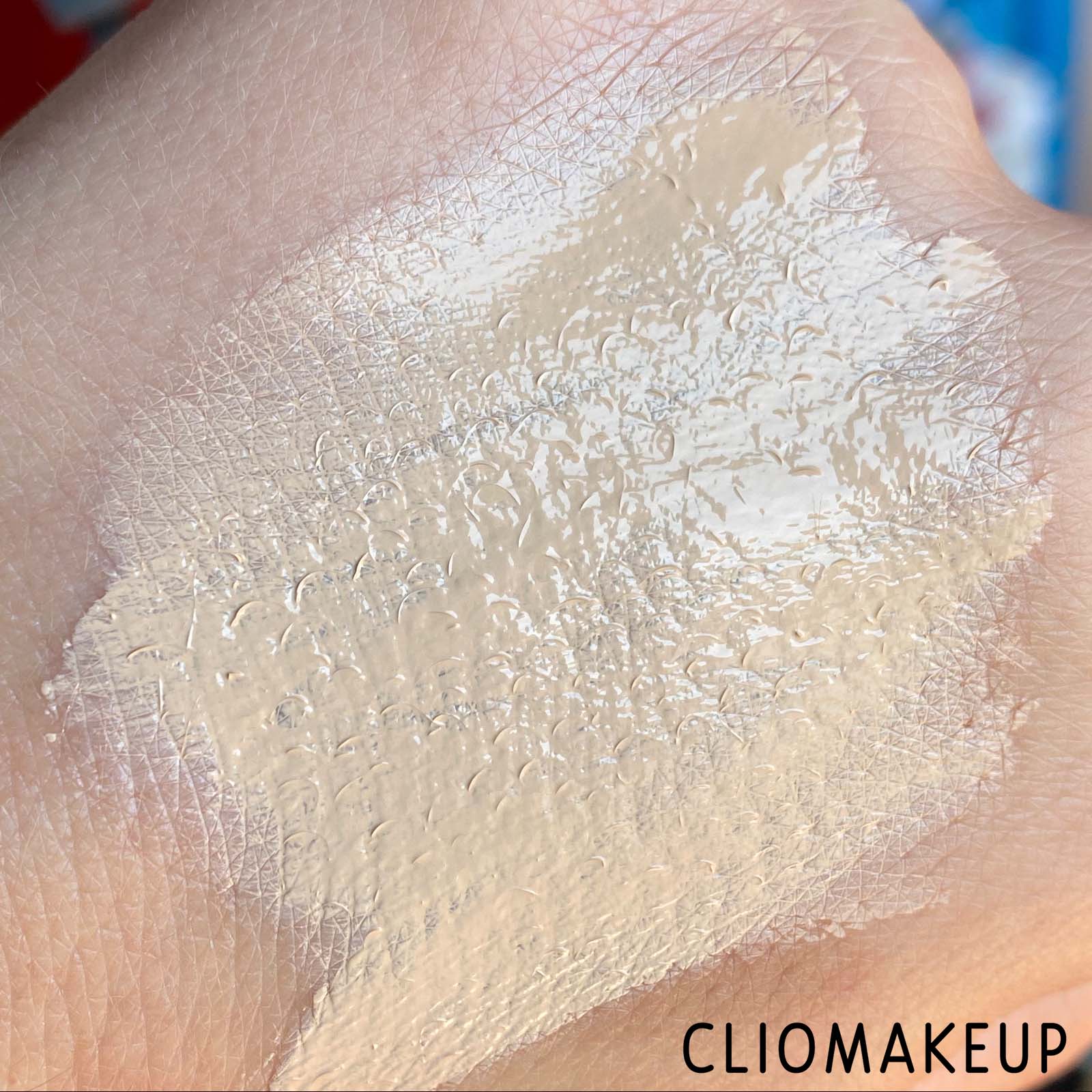 Cliomakeup-Recensione-Fondotinta-Espressoh-Oh-My-Glow-Skin-Tint -8
