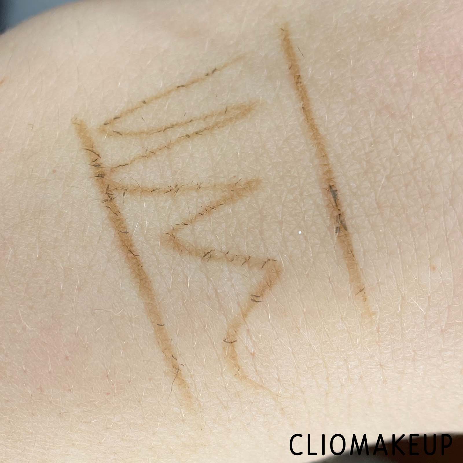 Cliomakeup-Recensione-Matita-Sopracciglia-Sephora-12Hr-Wear-Mistake-Proof-Brow-Pencil-7