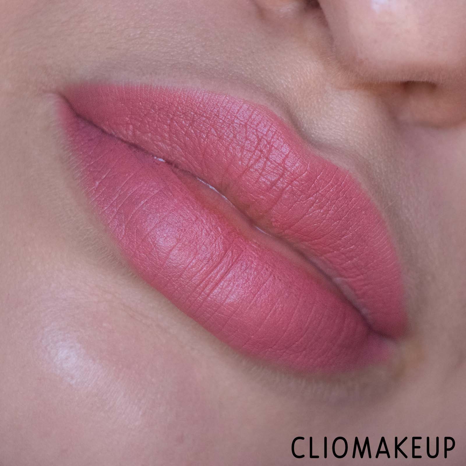 Cliomakeup-Recensione-Matite-Labbra-Revolution-Satin-Kiss-Lip-Liner -12