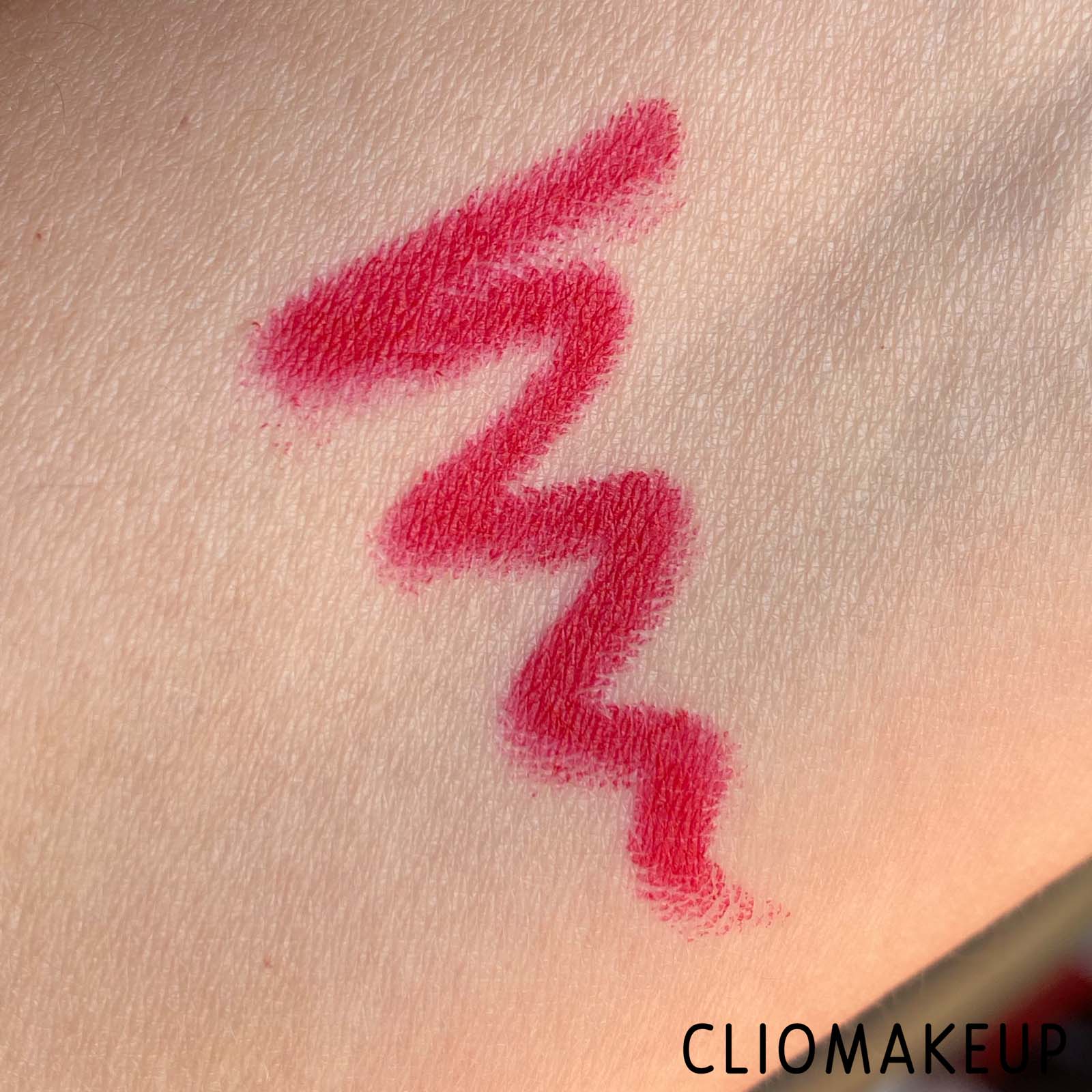 Cliomakeup-Recensione-Matite-Labbra-Revolution-Satin-Kiss-Lip-Liner -8