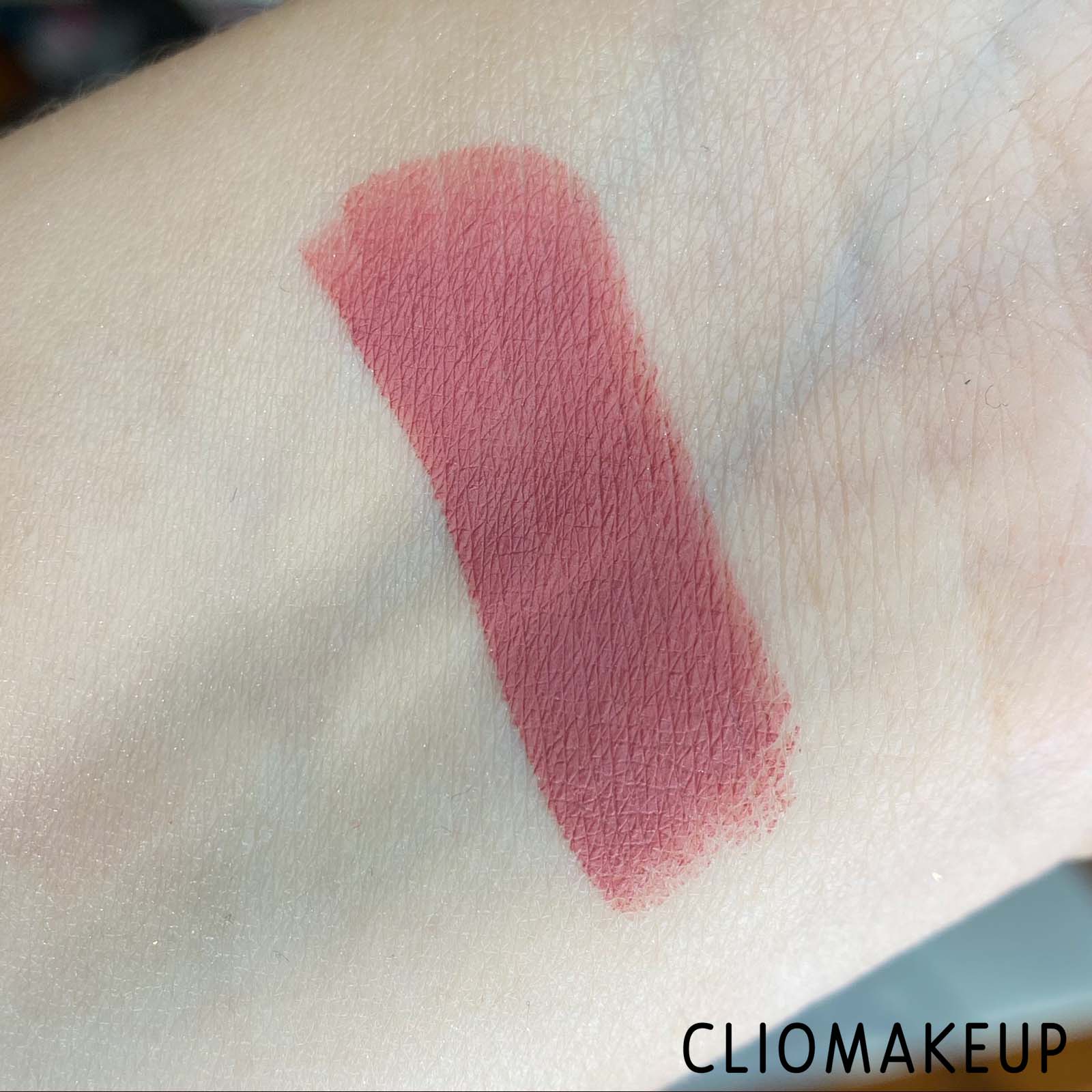 Cliomakeup-Recensione-Rossetti-Revolution-Pro-New-Neutral-Satin-Matte-Lipstick-6