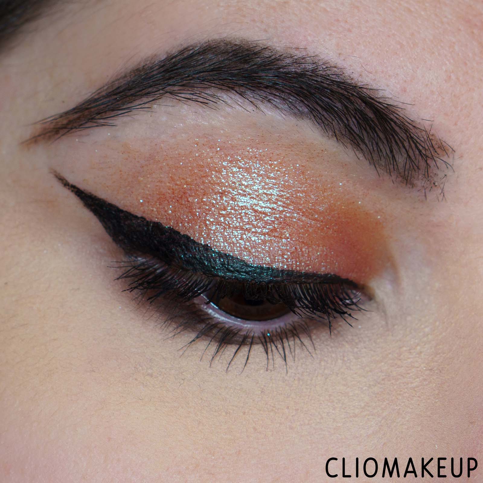 cliomakeup-recensione-ombretto-urban-decay-24-7-shadow-moondust-sparkly-eyeshadow-14