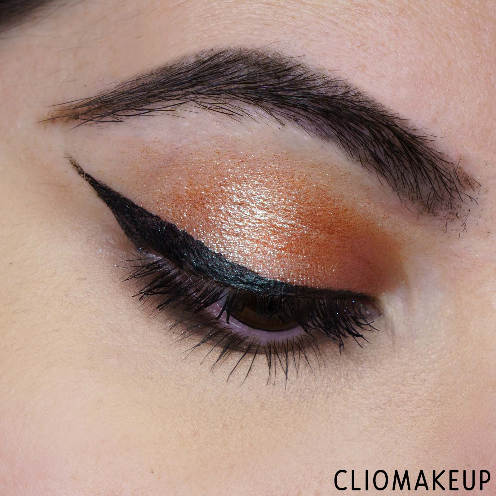 cliomakeup-recensione-ombretto-urban-decay-24-7-shadow-moondust-sparkly-eyeshadow-15