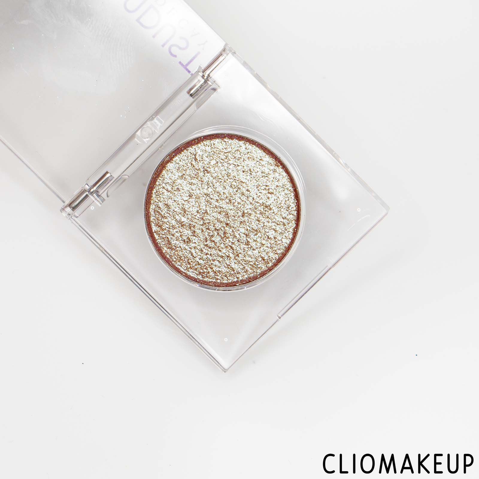 cliomakeup-recensione-ombretto-urban-decay-24-7-shadow-moondust-sparkly-eyeshadow-5