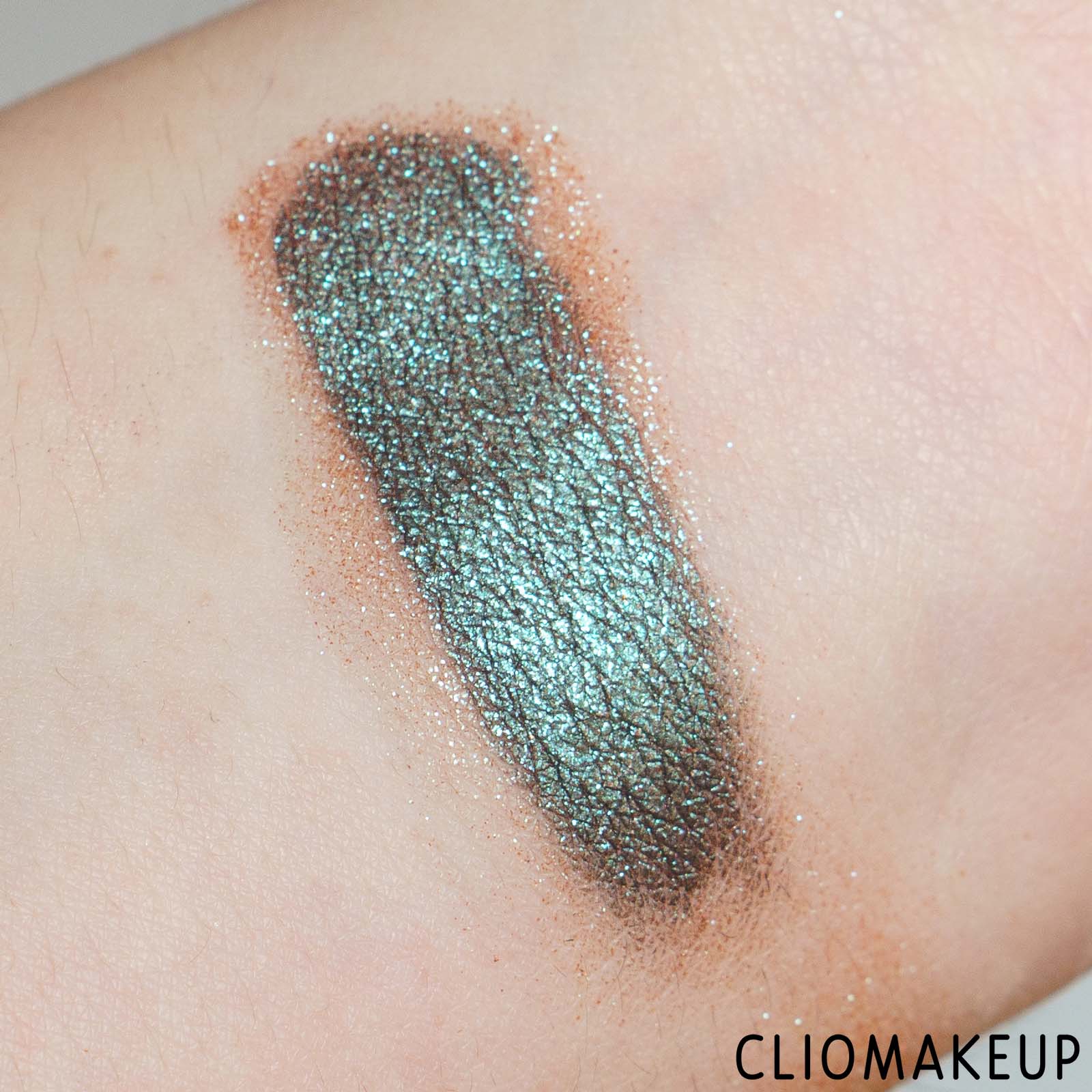 cliomakeup-recensione-ombretto-urban-decay-24-7-shadow-moondust-sparkly-eyeshadow-8