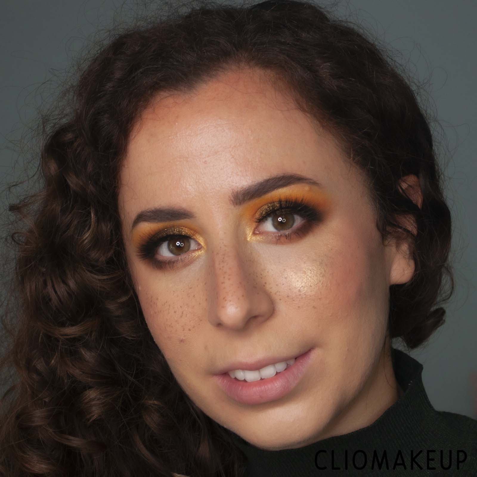 cliomakeup-recensione-palette-revolution-x-batman-shadow-palette-13