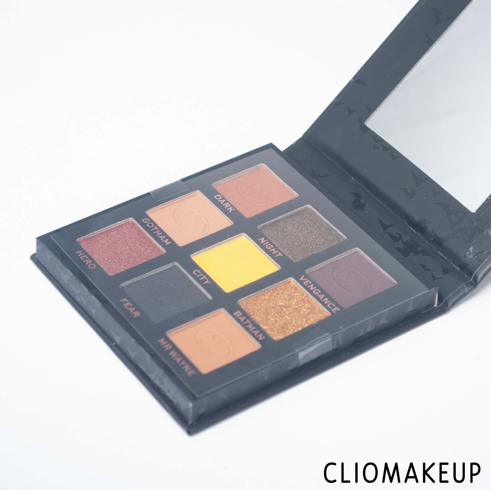 cliomakeup-recensione-palette-revolution-x-batman-shadow-palette-5