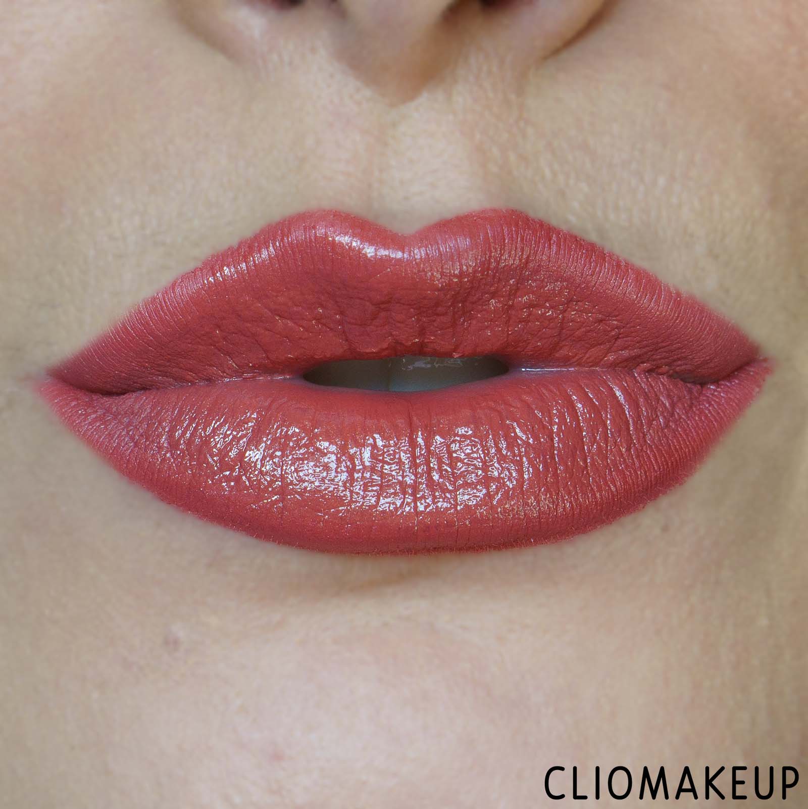 cliomakeup-recensione-rossetto-kiko-charming-escape-luxurious-matte-lipstick-12