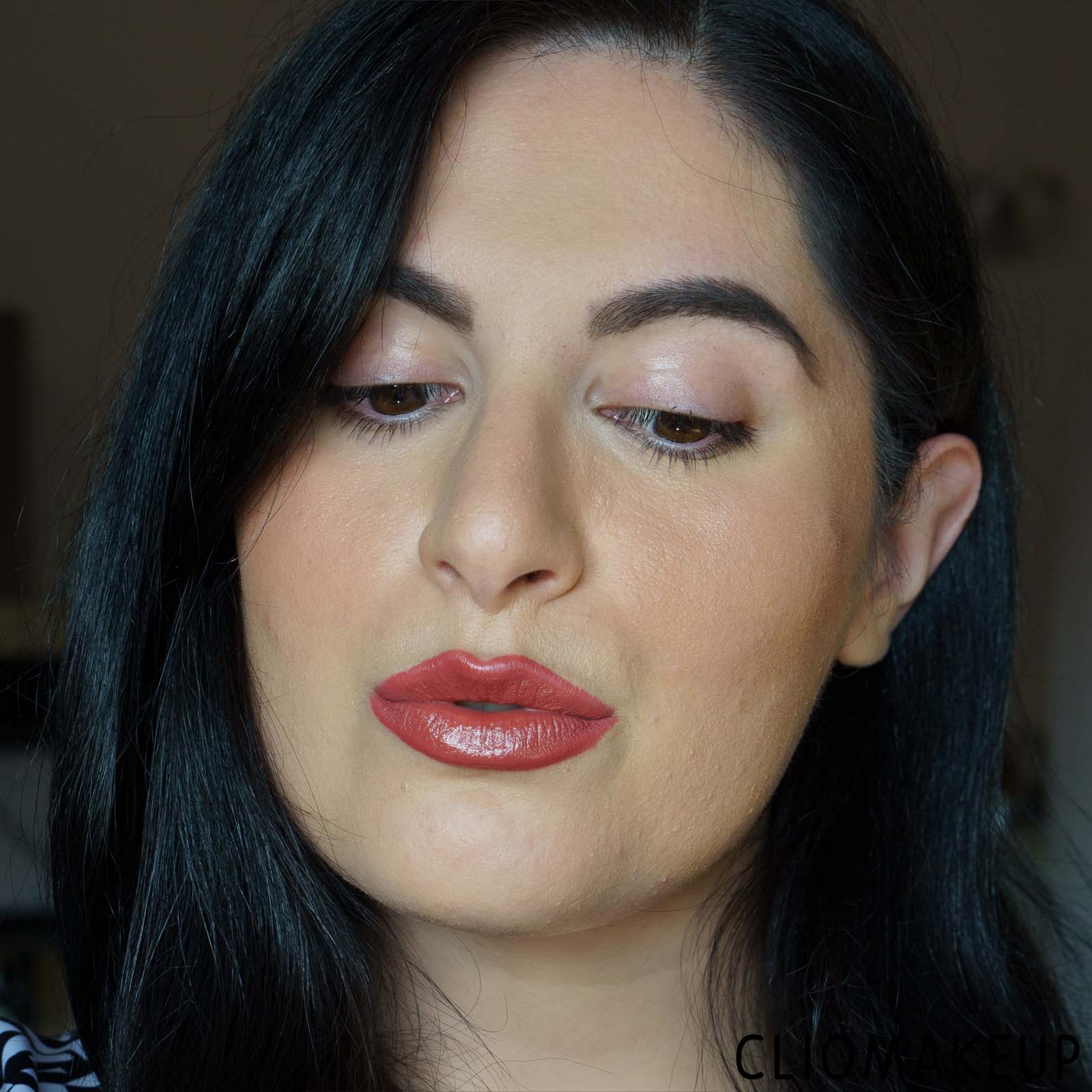 cliomakeup-recensione-rossetto-kiko-charming-escape-luxurious-matte-lipstick-14