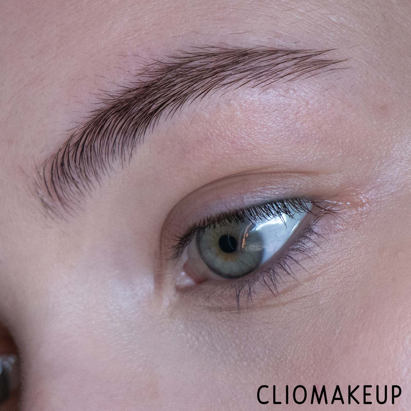 Cliomakeup-Recensione-Gel-sopracciglia-XX-Revolution-Fixx-Brow-Sculpt-Set-Gel-10