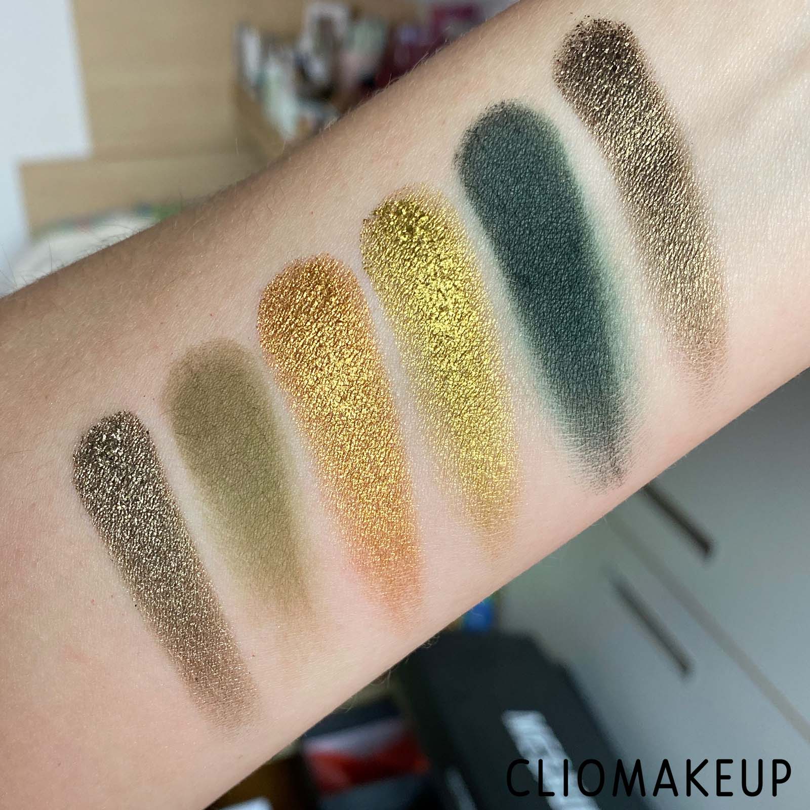 Cliomakeup-Recensione-Palette-Bperfect-X-Stacey-Marie-Carnival-IV-Antidote-Palette-10
