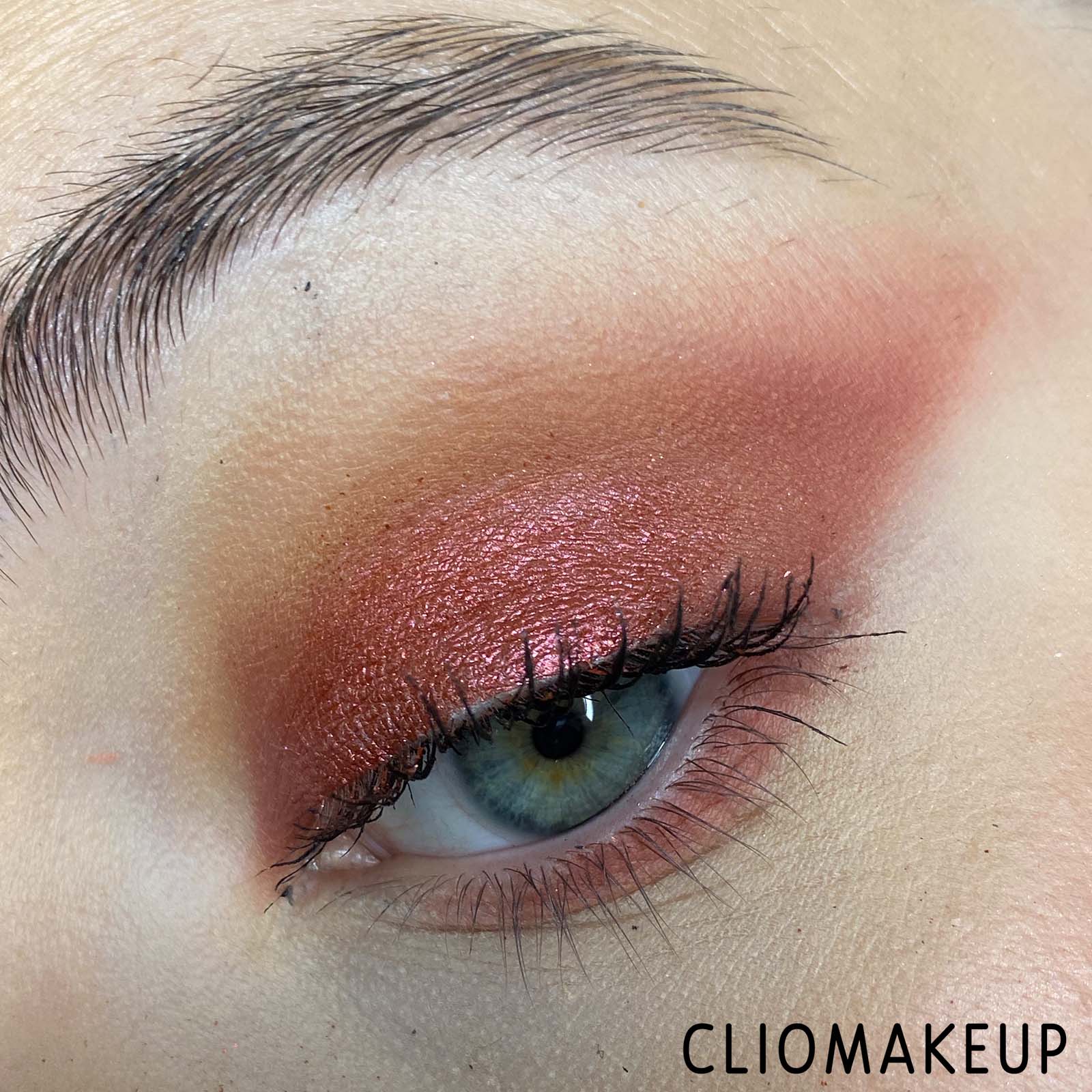 Cliomakeup-Recensione-Palette-Revolution-Pro-Glam-Mood-Party-Time-Eyeshadow-Palette-14