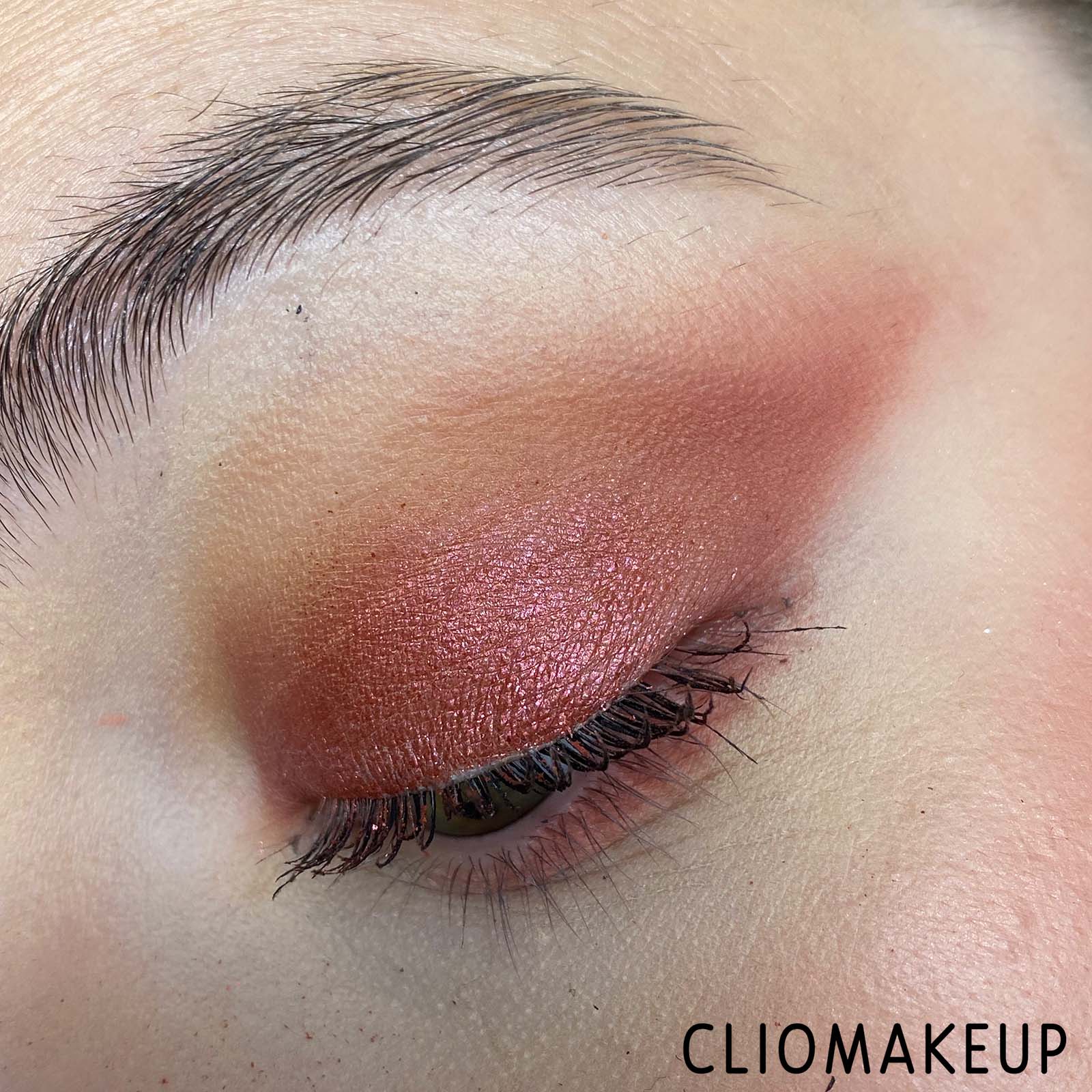 Cliomakeup-Recensione-Palette-Revolution-Pro-Glam-Mood-Party-Time-Eyeshadow-Palette-15