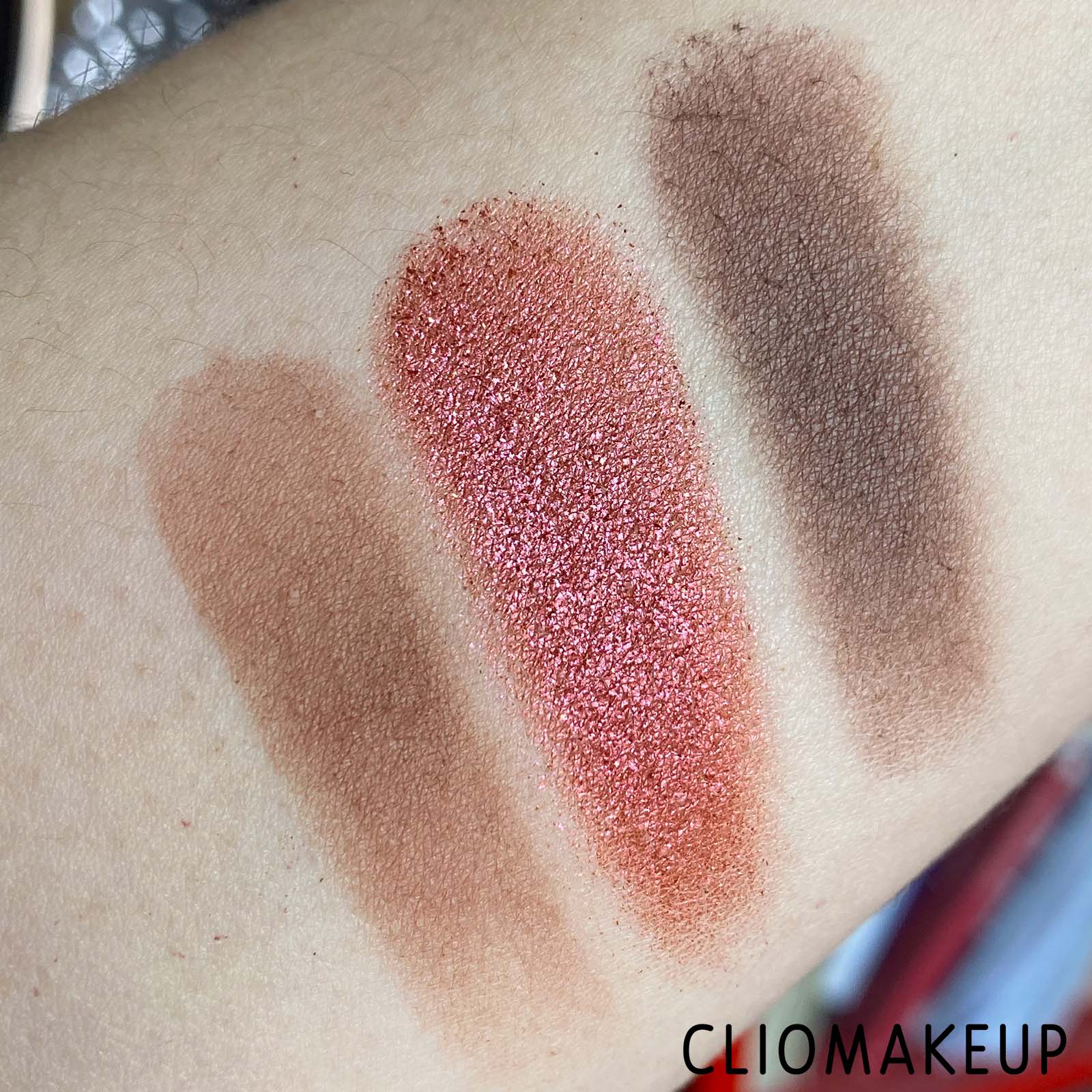 Cliomakeup-Recensione-Palette-Revolution-Pro-Glam-Mood-Party-Time-Eyeshadow-Palette-8