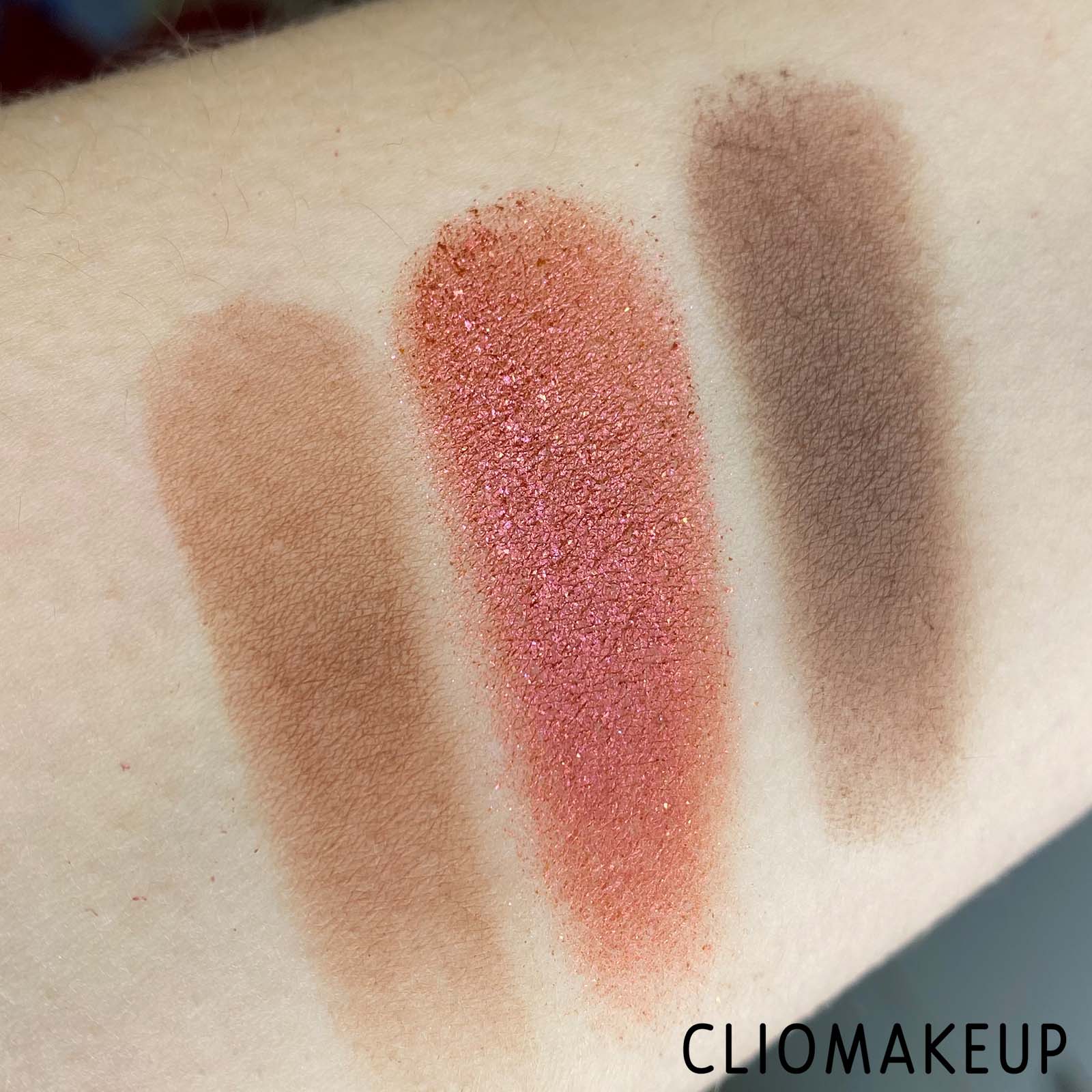 Cliomakeup-Recensione-Palette-Revolution-Pro-Glam-Mood-Party-Time-Eyeshadow-Palette-9