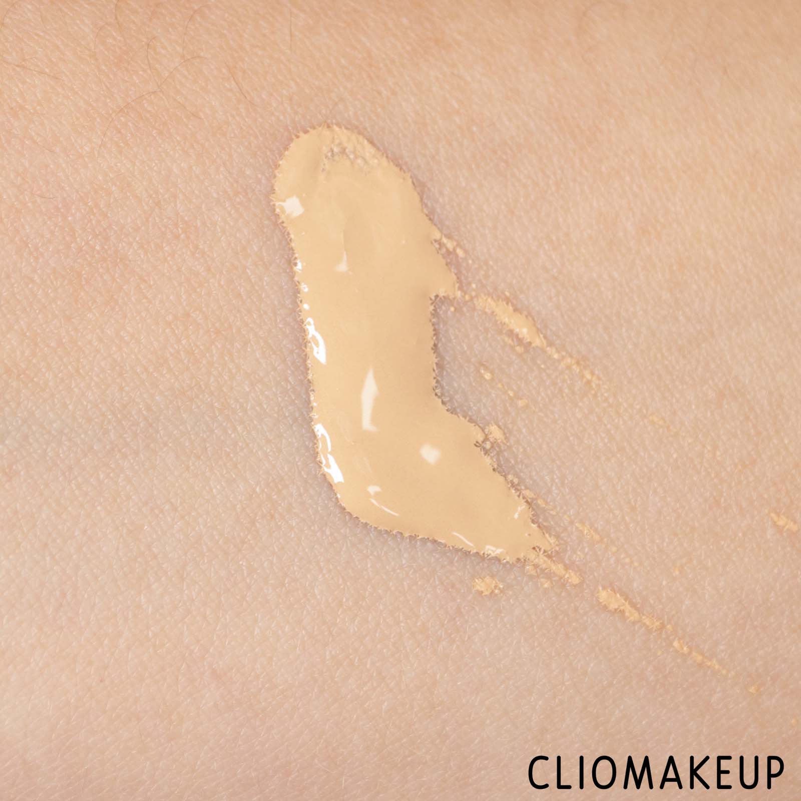 cliomakeup-recensione-fondotinta-kiko-a-holiday-fable-24h-immortal-no-transfer-foundation-7