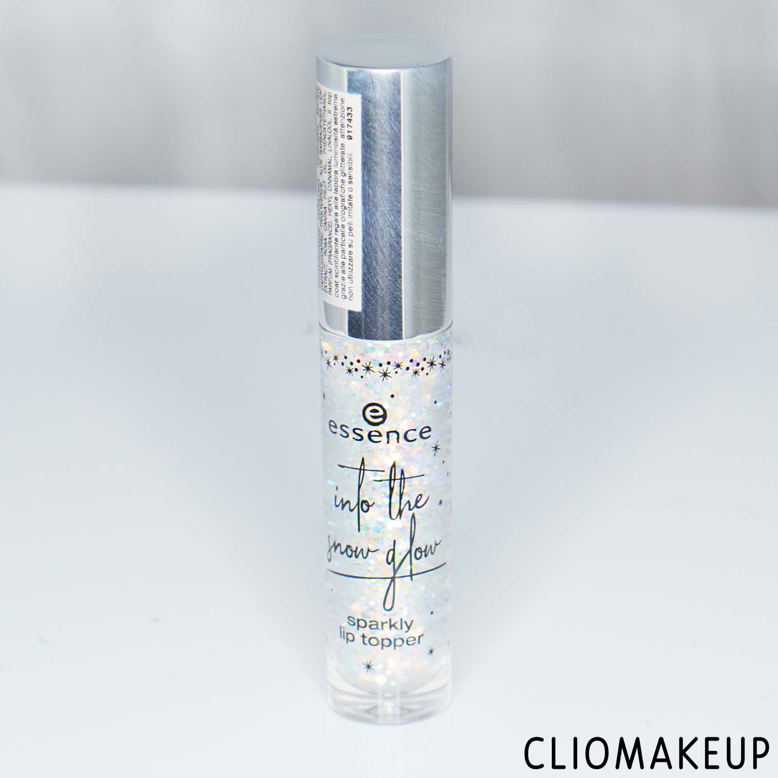 cliomakeup-recensione-gloss-essence-into-the-snow-glow-sparkly-lip-topper-2