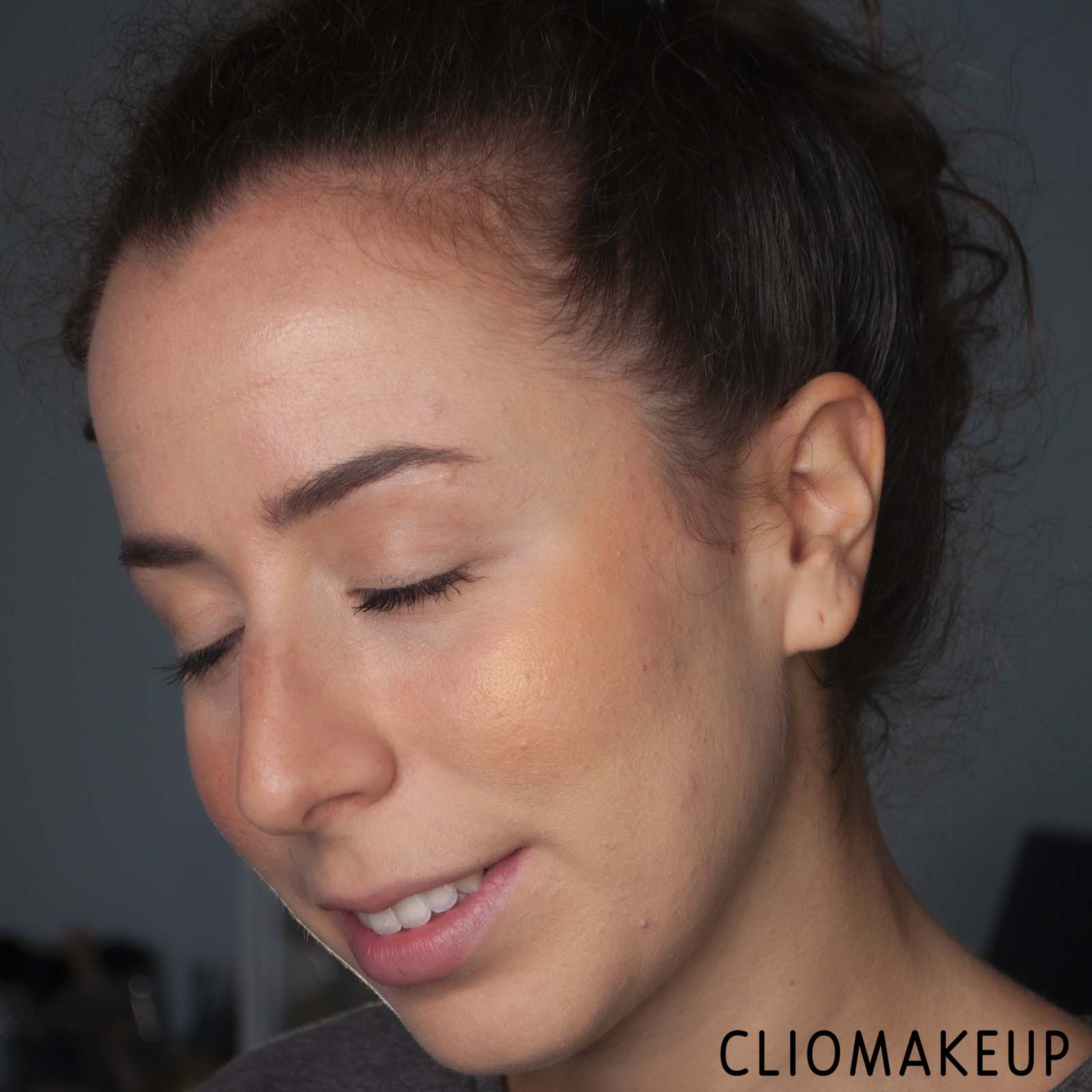 cliomakeup-recensione-illuminante-essence-Coffee-to-glow-highlighter-beans-13