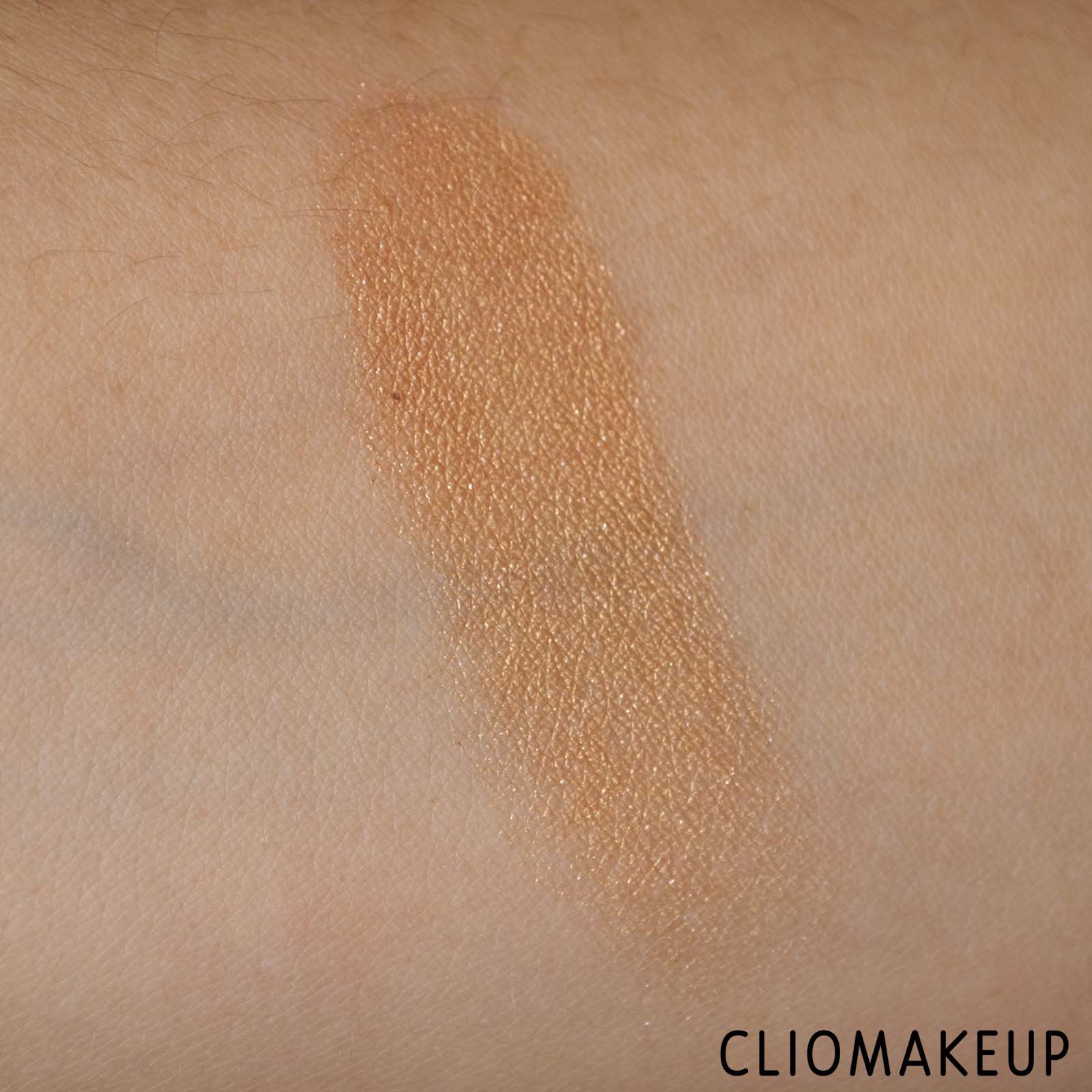 cliomakeup-recensione-illuminante-essence-Coffee-to-glow-highlighter-beans-7