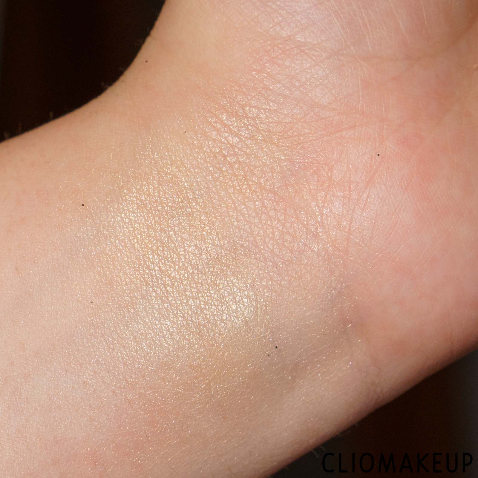 cliomakeup-recensione-illuminante-wycon-visionary-highlighter-illuminante-8