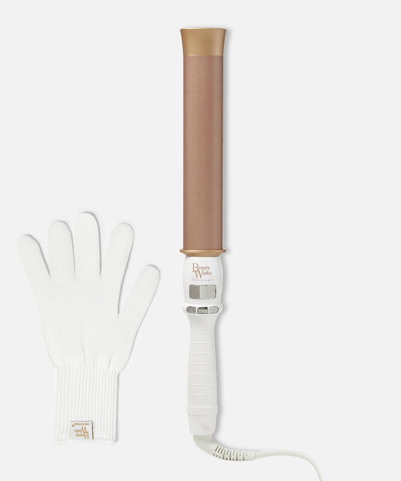 cliomakeup-single-day-2021-beauty-beauty-works-flat-iron-wave-38-mm