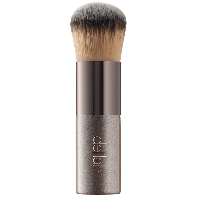 cliomakeup-single-day-2021-beauty-delilah-pennello-fondotinta