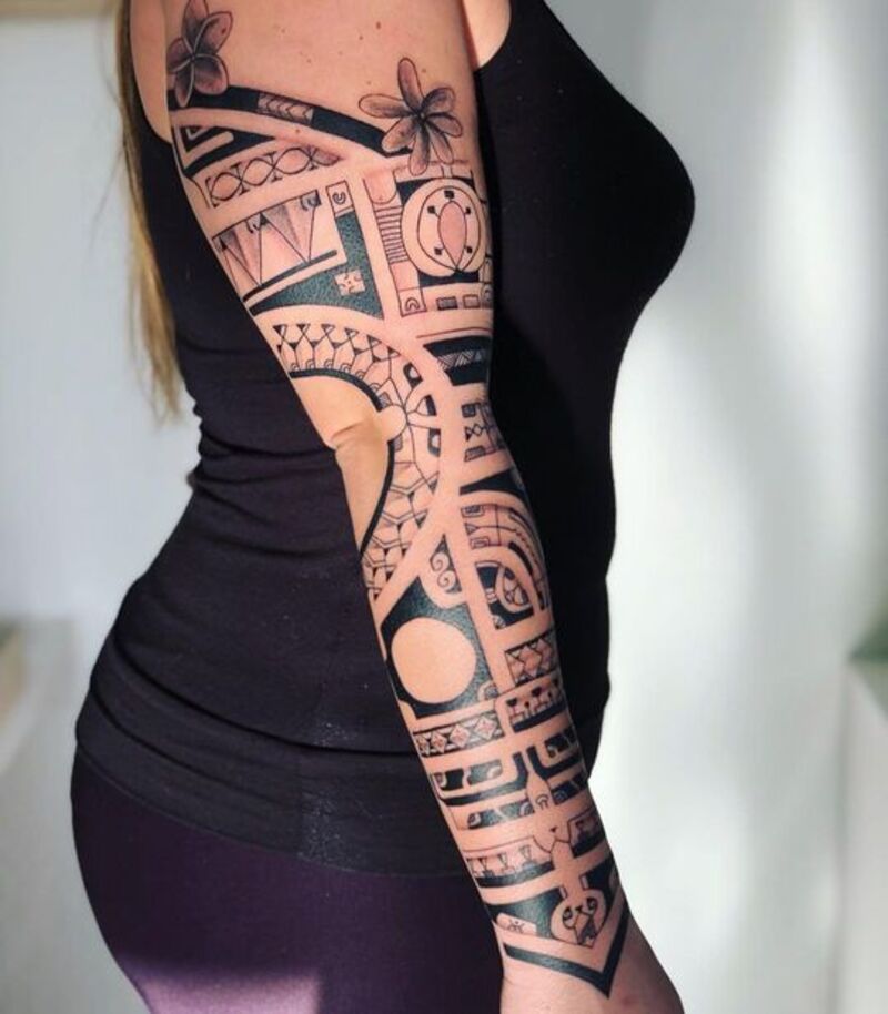 cliomakeup-tatuaggi-braccio-maori-donna