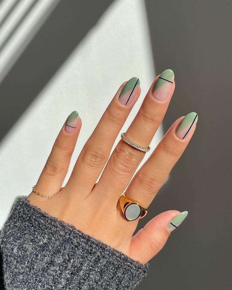 cliomakeup-unghie-celadon-green-nails-2021-linee