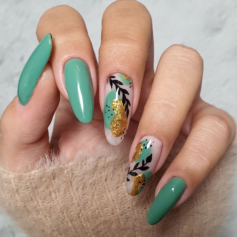 cliomakeup-unghie-celadon-green-nails-2021-nail-art-colorata