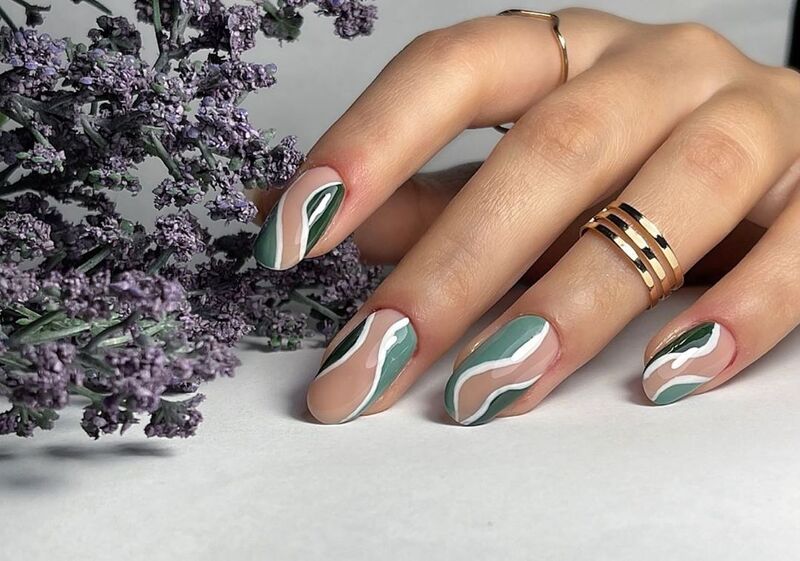 cliomakeup-unghie-celadon-green-nails-2021-swirl