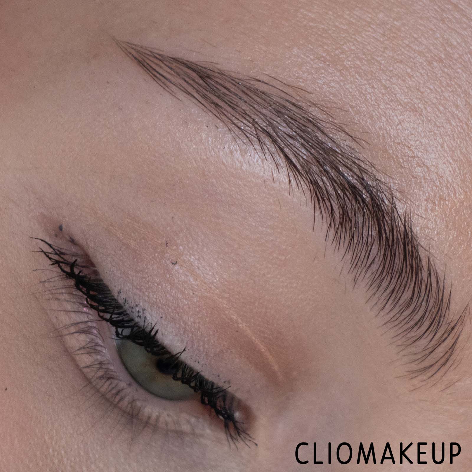 Cliomakeup-Recensione-Gel-Sopracciglia-Essence-Couldn’t-Care-More!-Caring-Eyebrow-Fixing-Gel -10