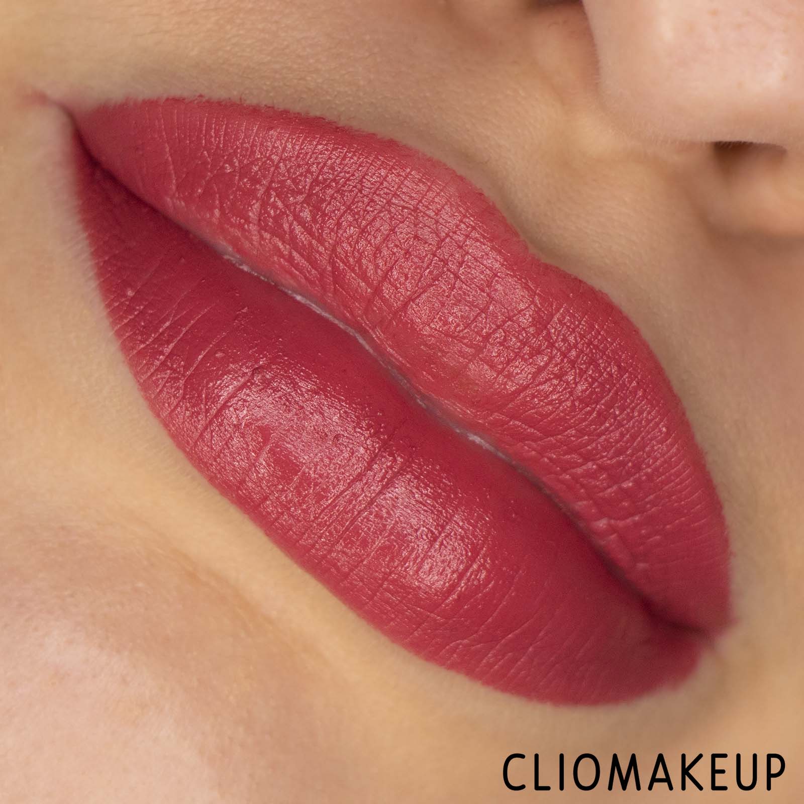 Cliomakeup-Recensione-Rossetto-Kiko-A-Holiday-Fable-Creamy-Magic-Lip-Stylo-11
